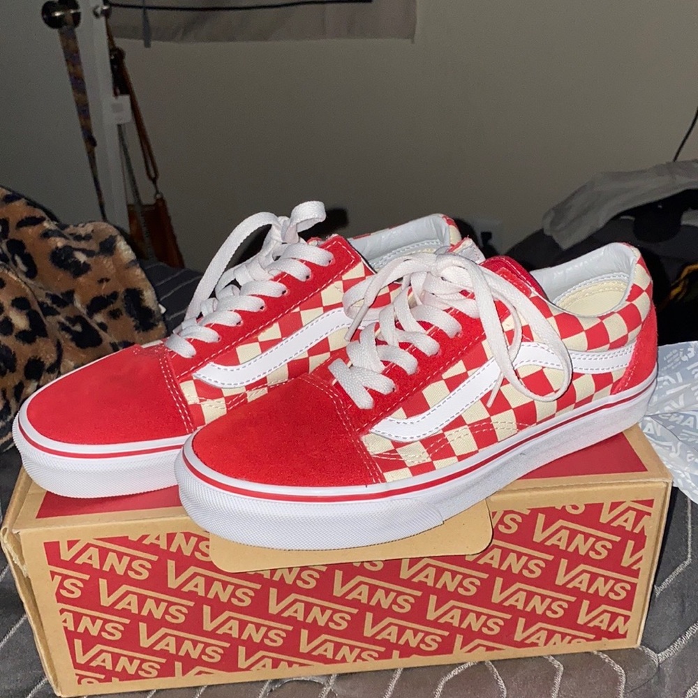 NEVER WORN - primary checkered red & white vans. Sz: 7.5